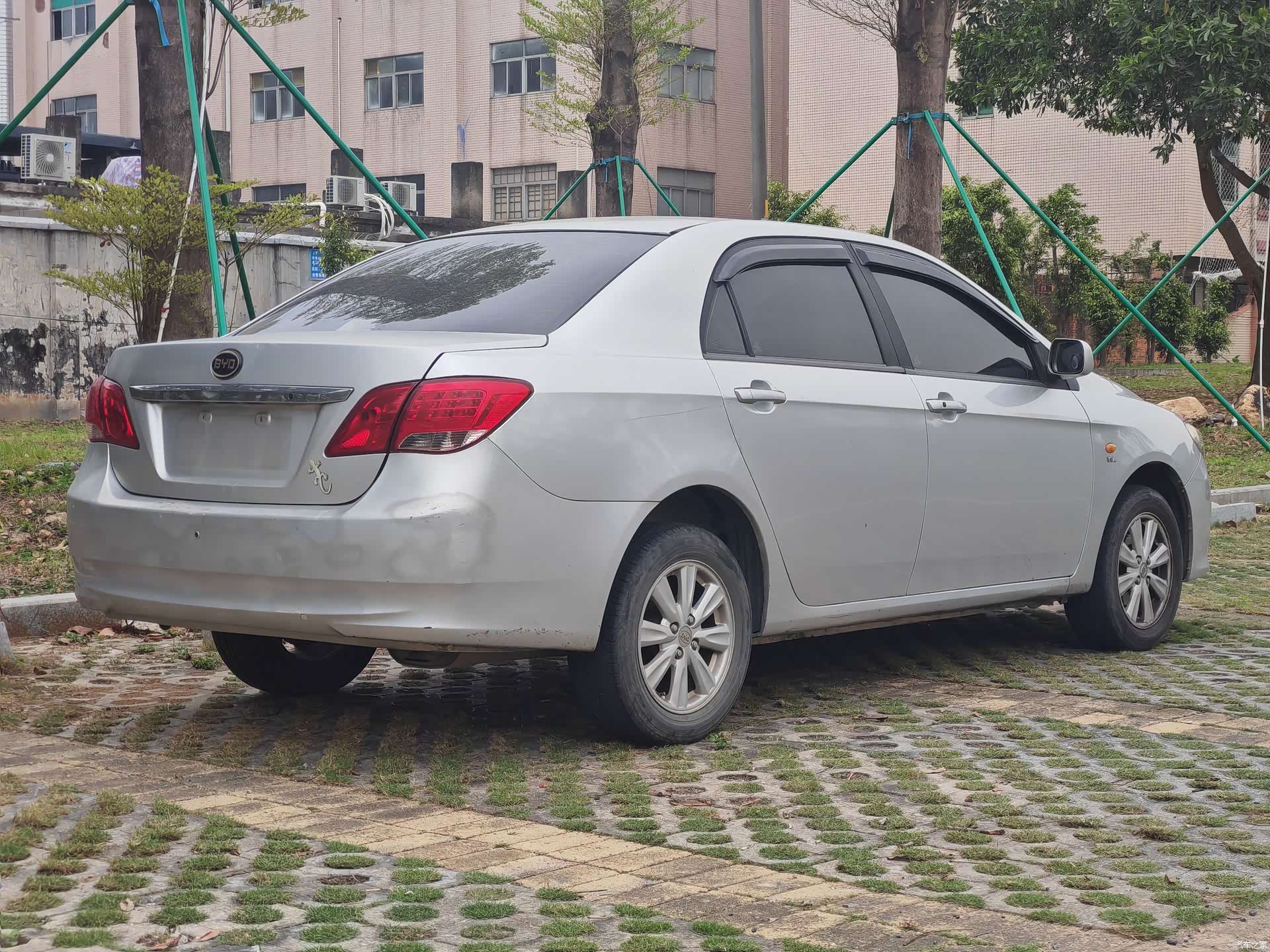 BYD L3, 2013 все фото