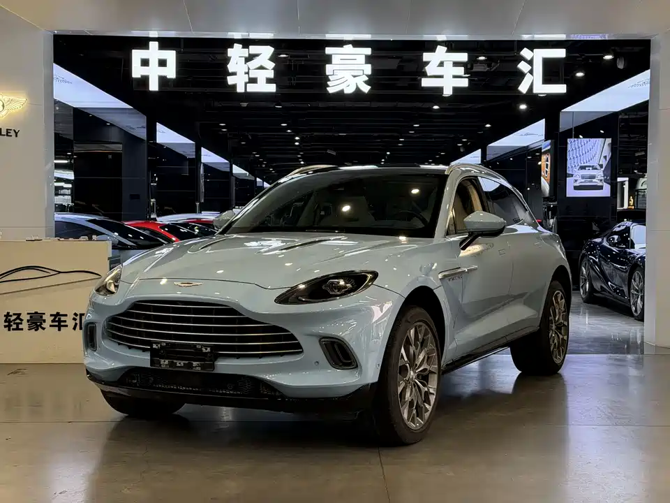 Aston Martin DBX