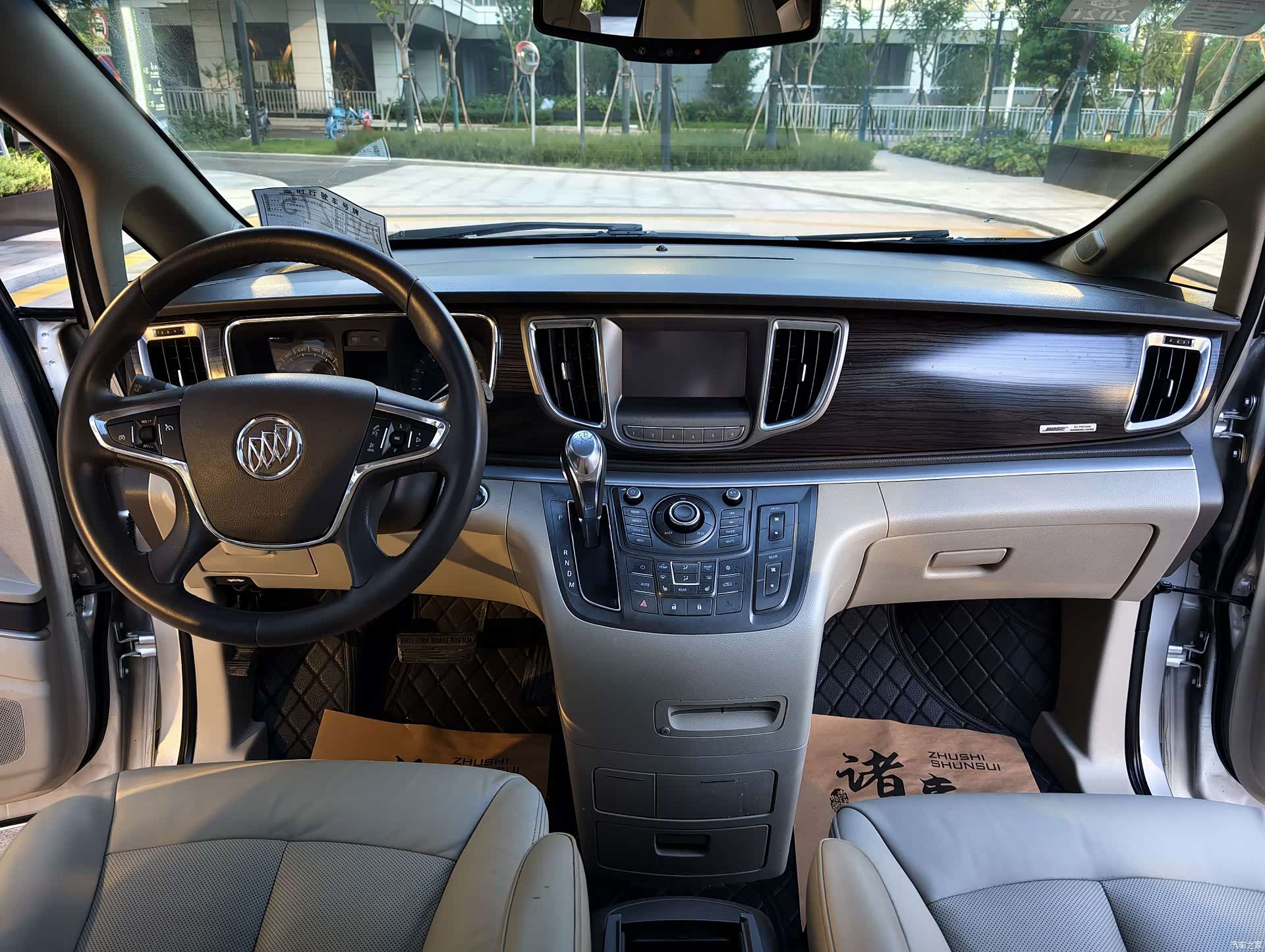 Buick GL8, 2012 12