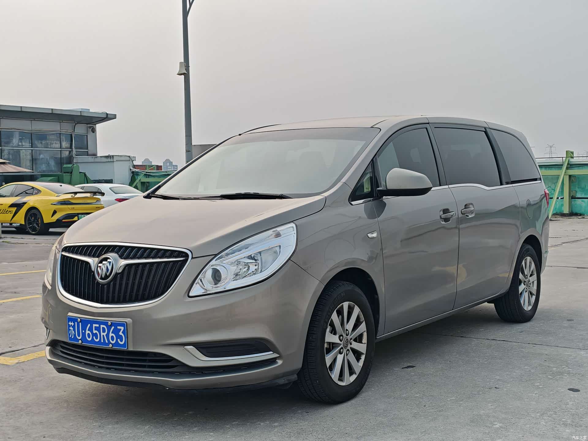 Buick GL8, 2018 3