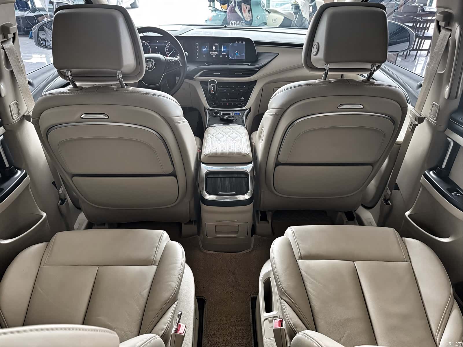 Buick GL8, 2022 10