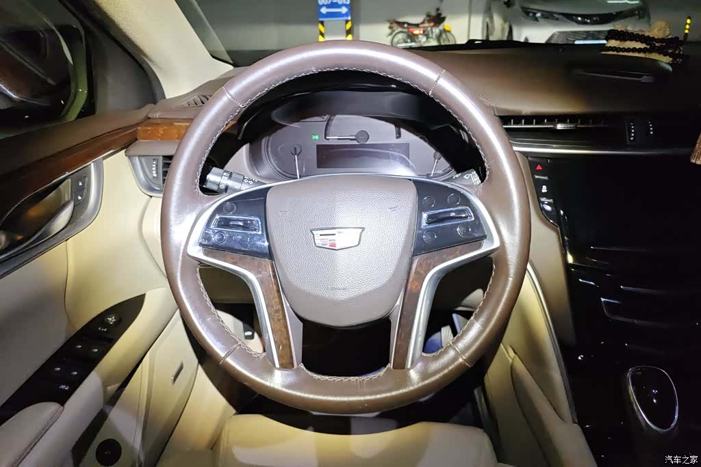 Cadillac XTS, 2016 15