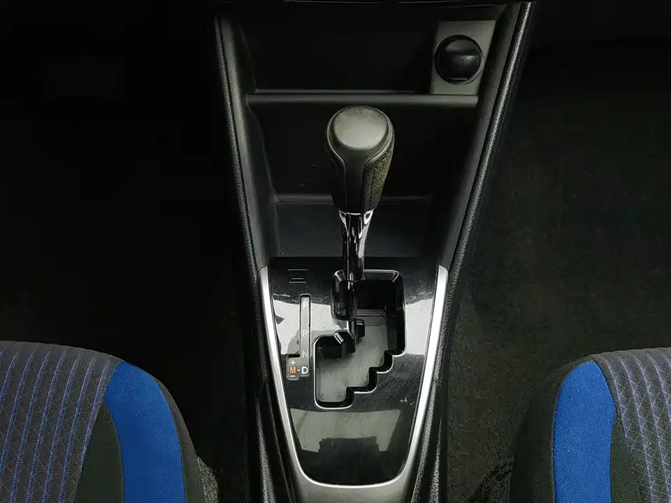 Toyota YARiS L to enjoy