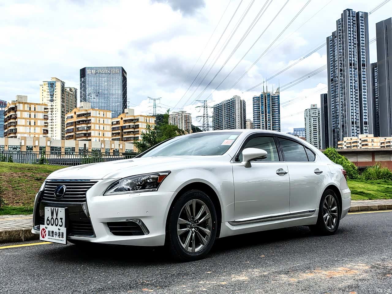 Lexus LS