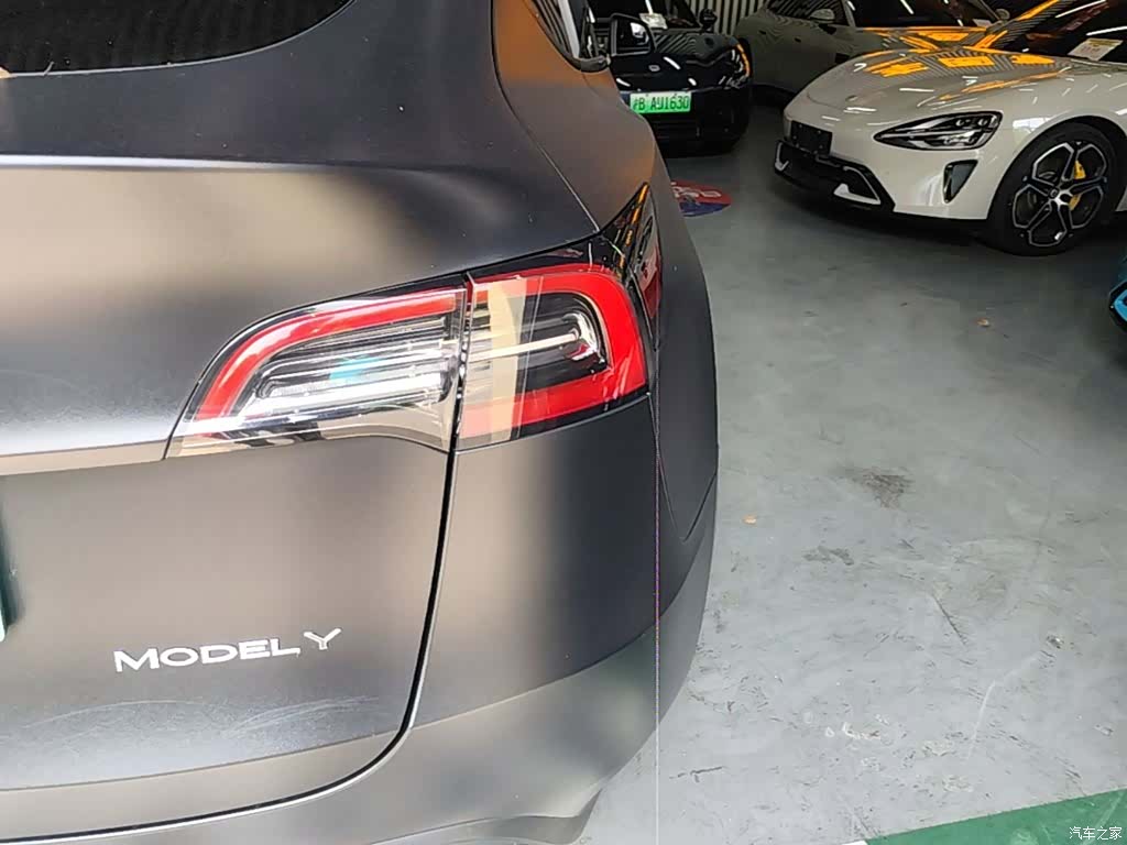 Tesla Model Y, 2024 8