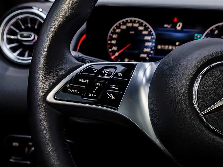 Mercedes-Benz GLB Mercedes-Benz GLB