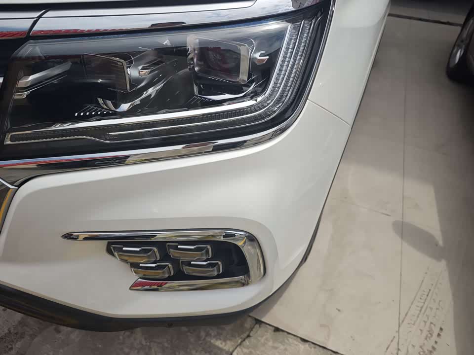 Roewe RX8