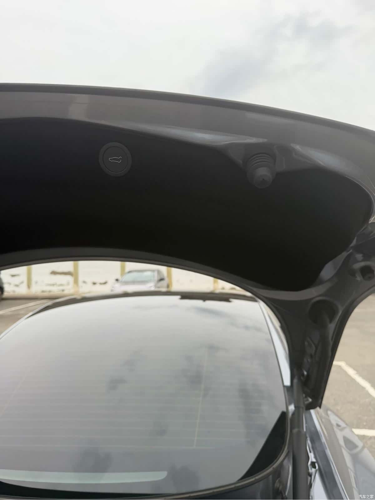 Tesla Model 3, 2025 8