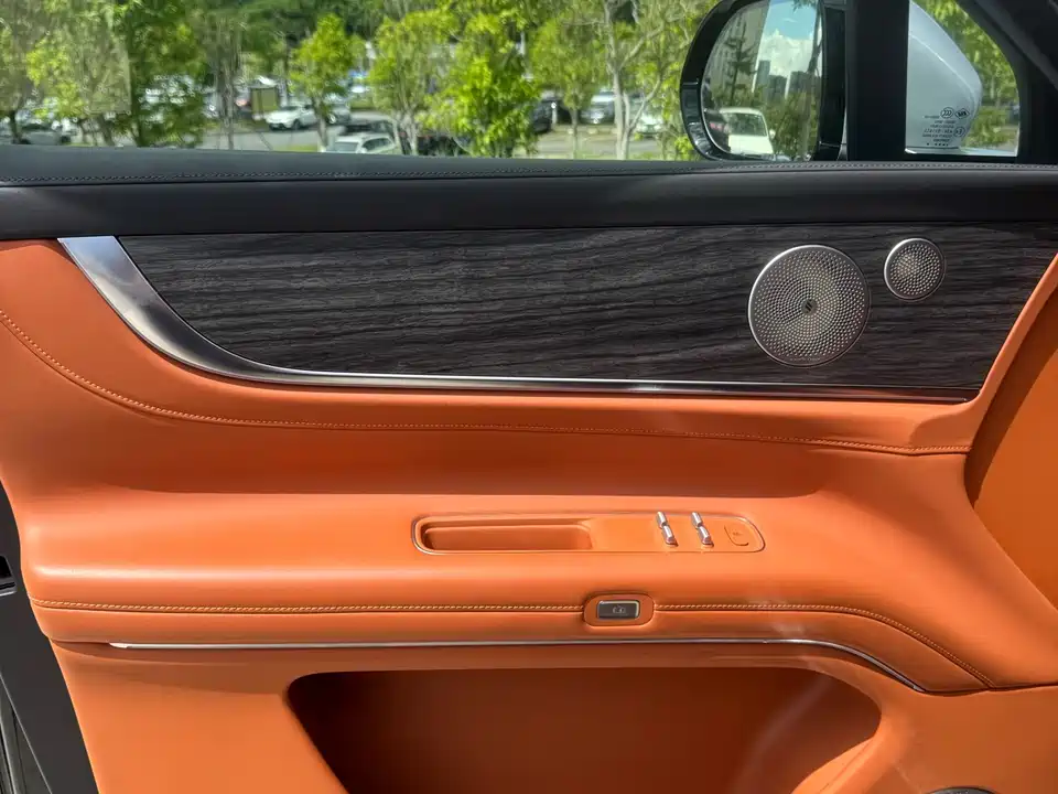 AITO Ask the world M9