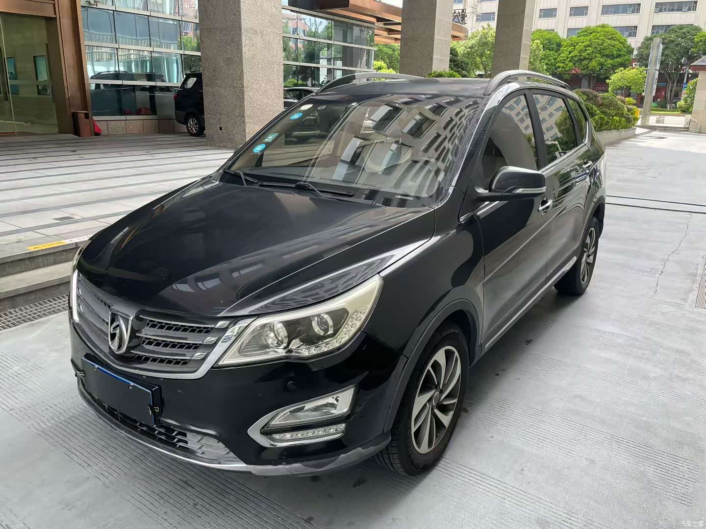 Wuling 560, 2017 1