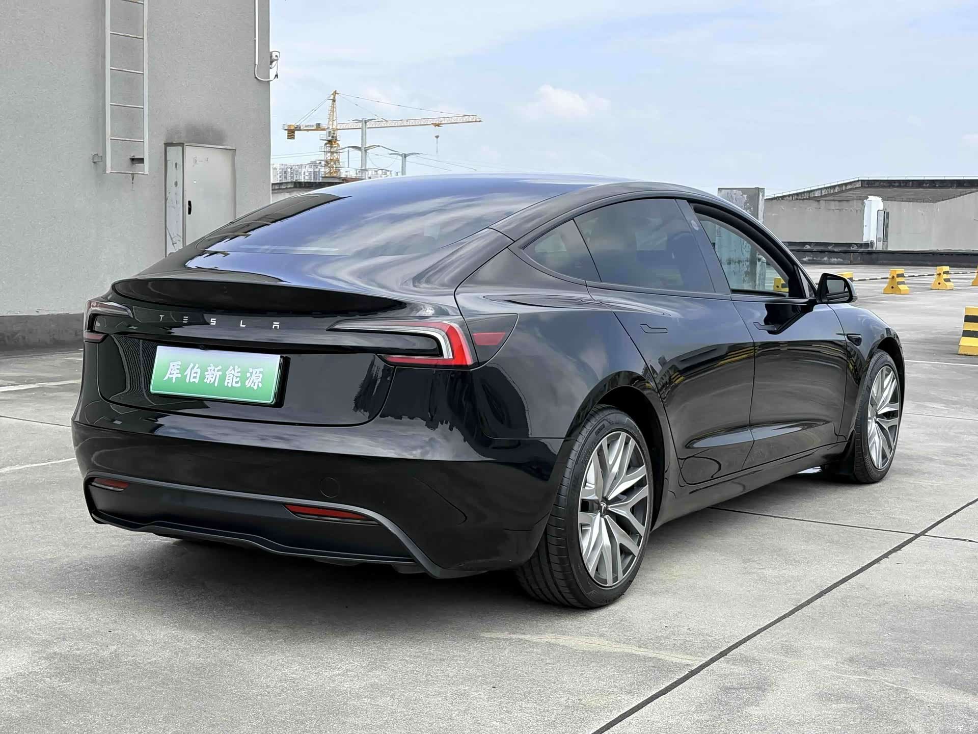 Tesla Model 3, 2025 все фото