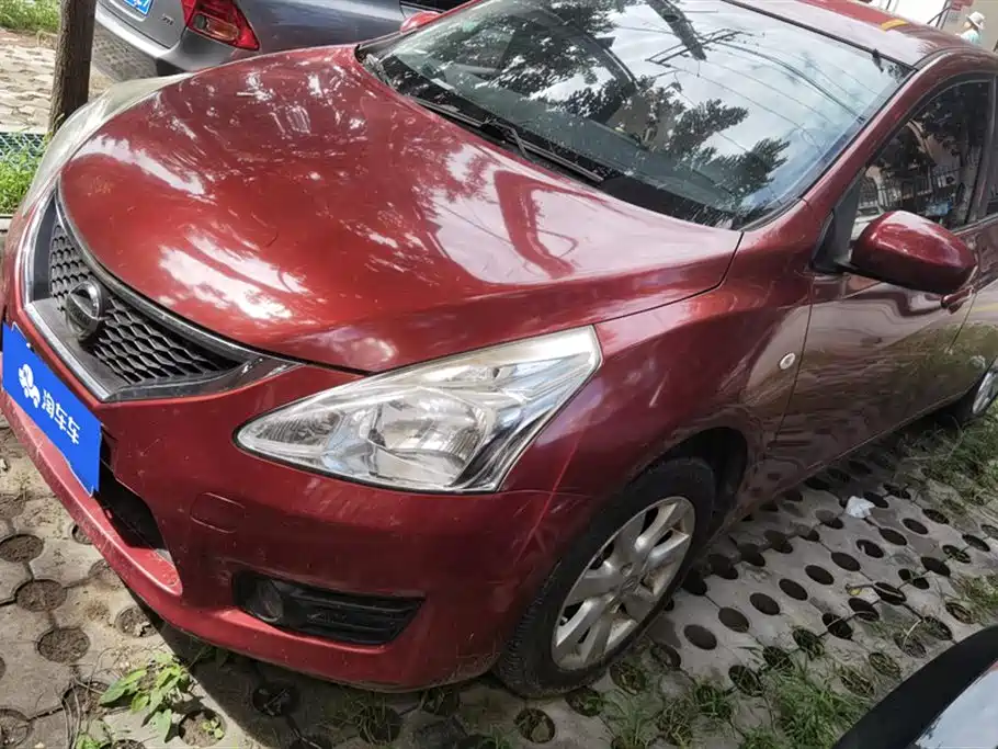 Nissan TIIDA