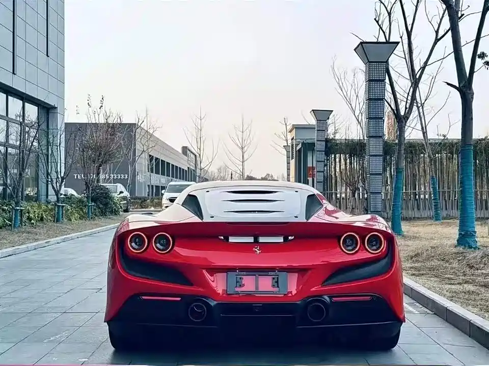 Ferrari F8