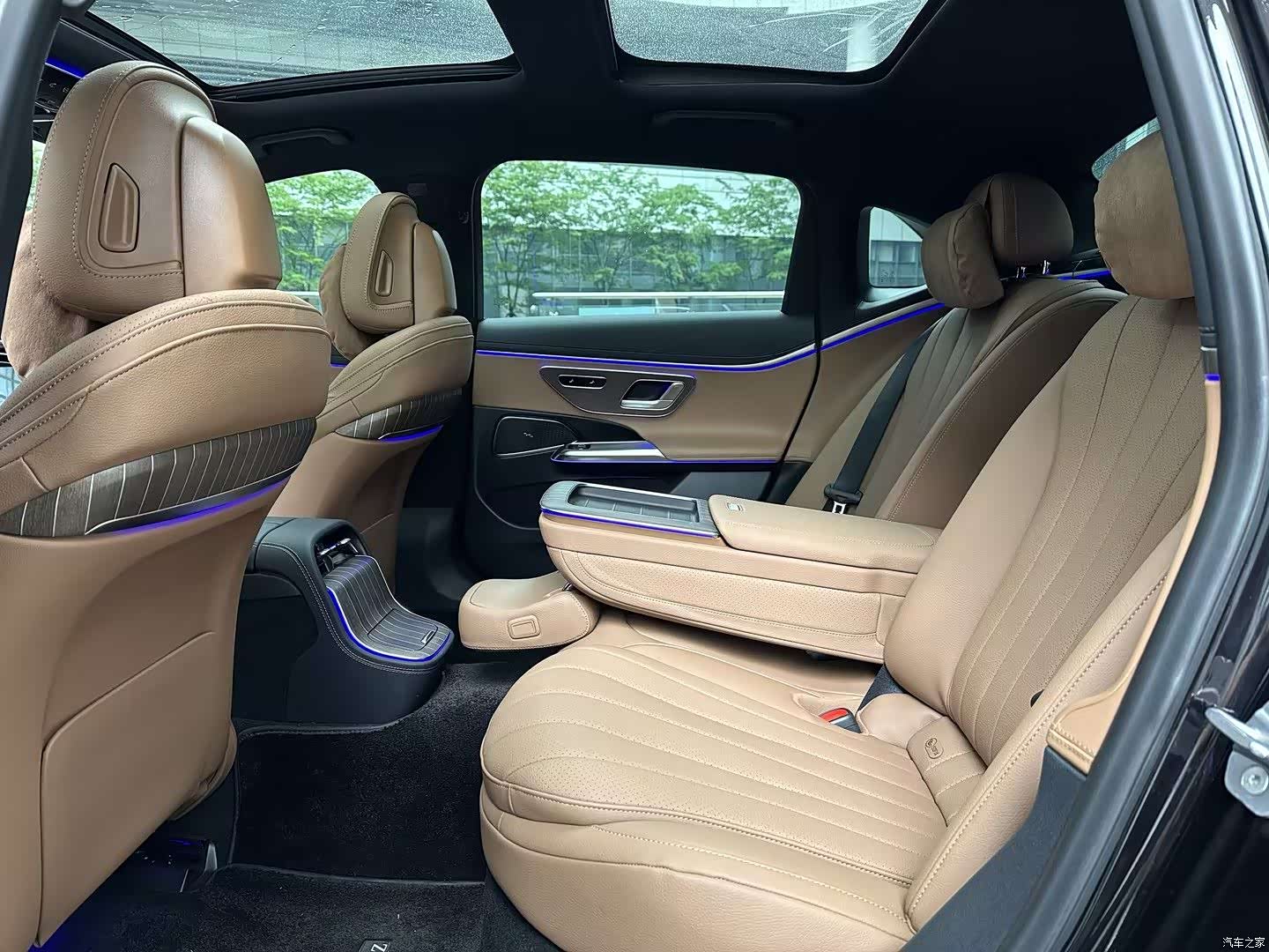 Mercedes-Benz E-Class, 2025 18