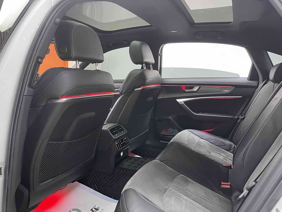 Audi A6L 2019, фото 16