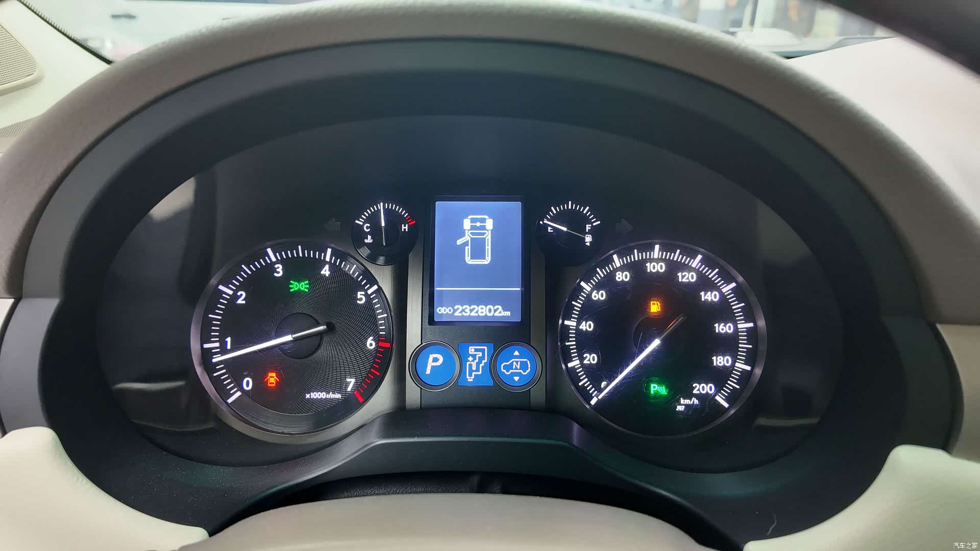 Lexus GX, 2011 10