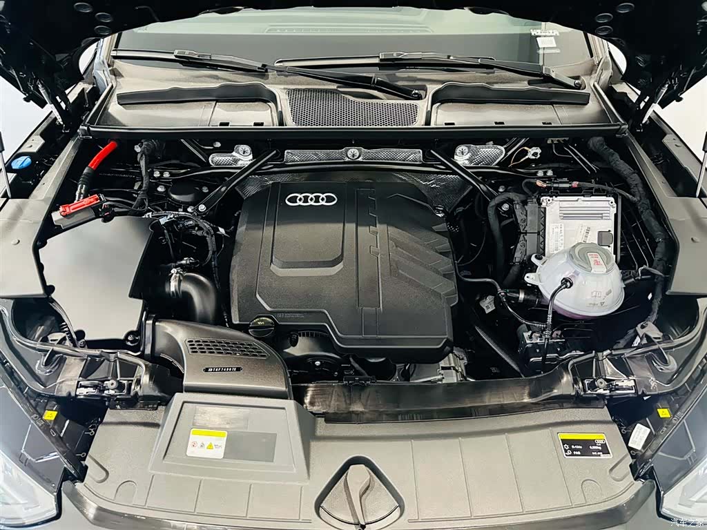 Audi Q5L, 2025 9
