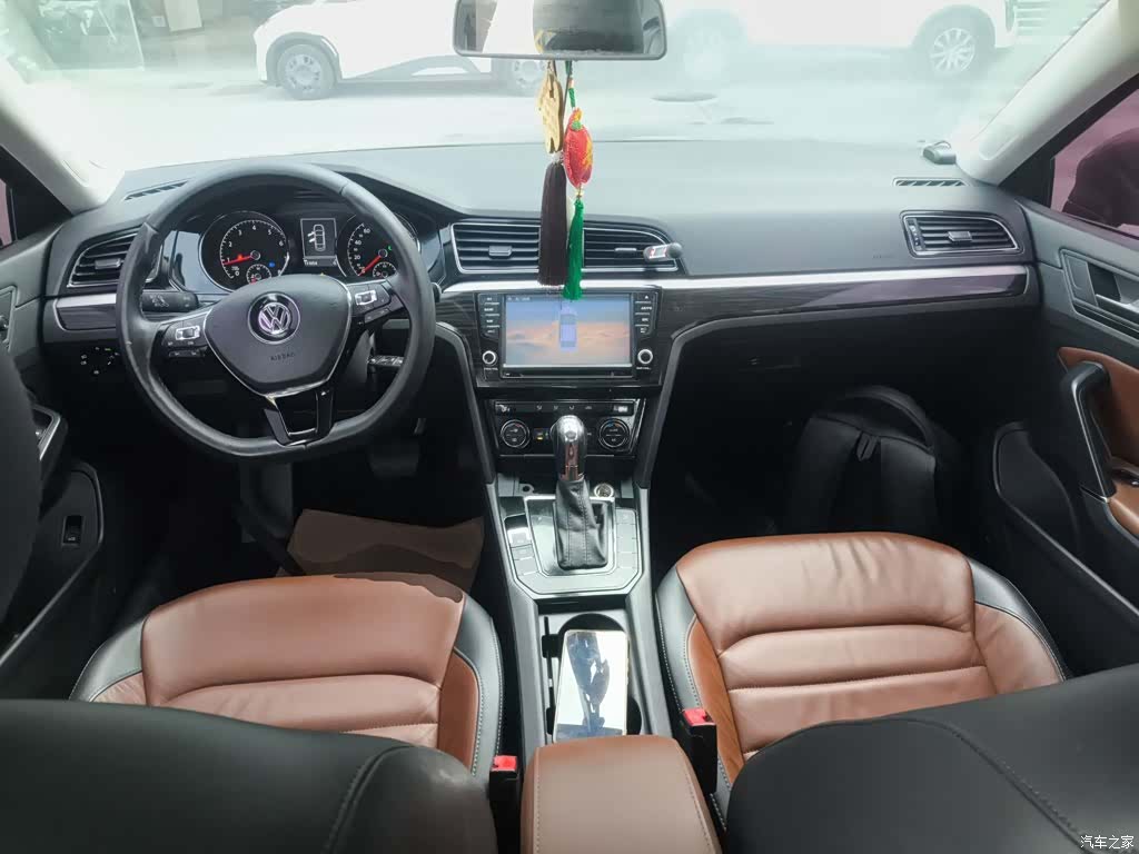 Volkswagen Lamando, 2015 6