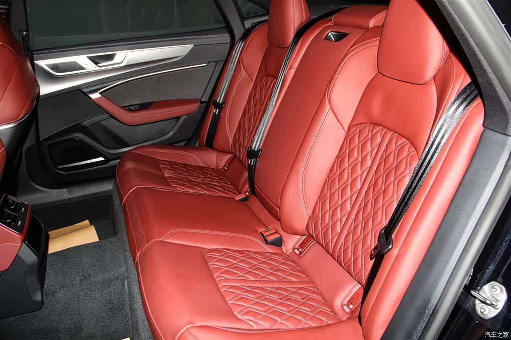 Audi A7L, 2025 19