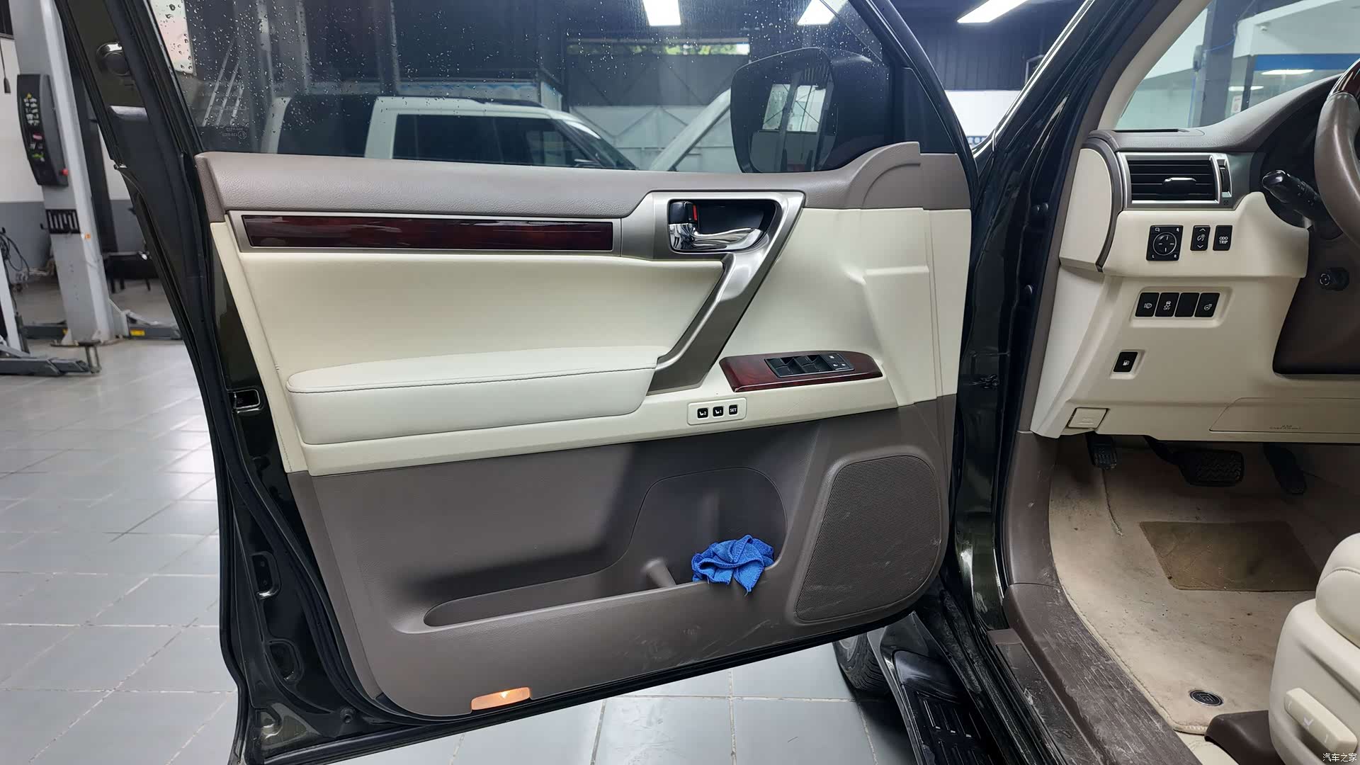 Lexus GX, 2011 8