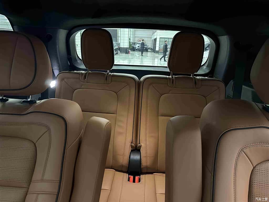 Lincoln Aviator, 2025 13