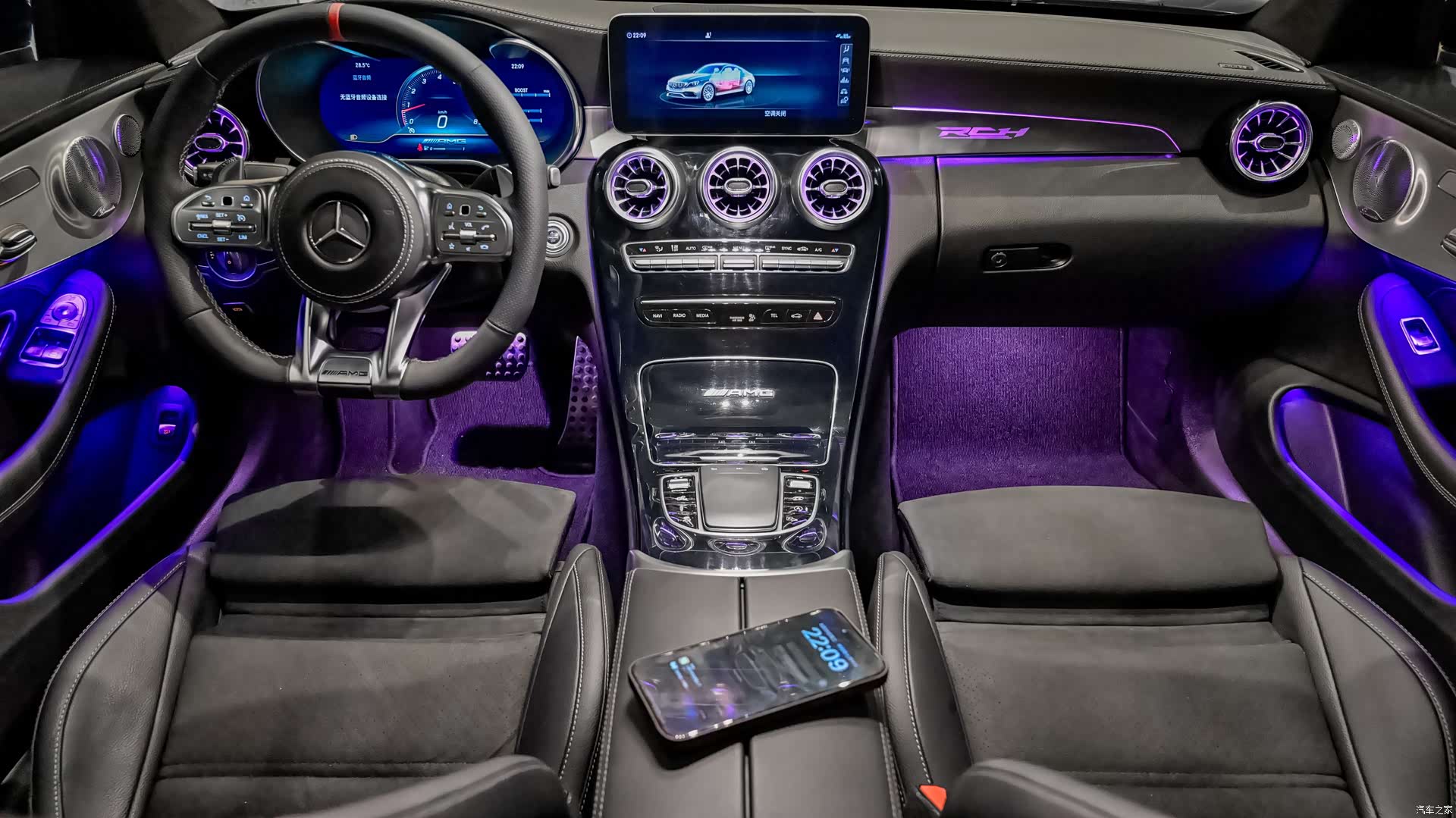 Mercedes-Benz C-Class, 2019 16