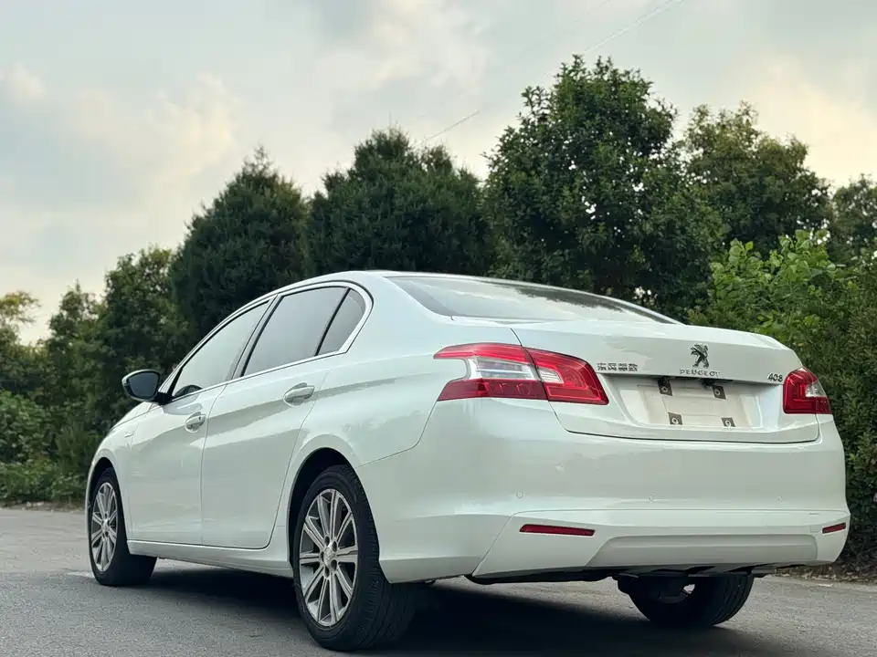Peugeot 408