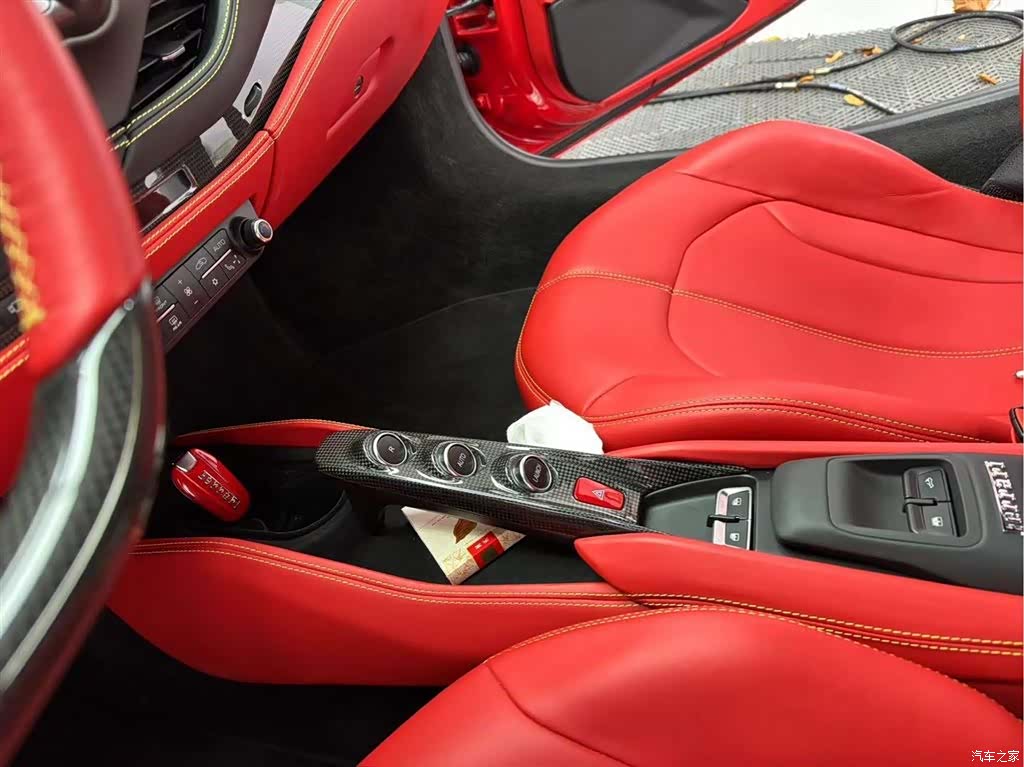 Ferrari F8, 2021 3