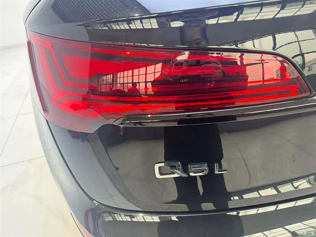 Audi Q5L, 2025 14