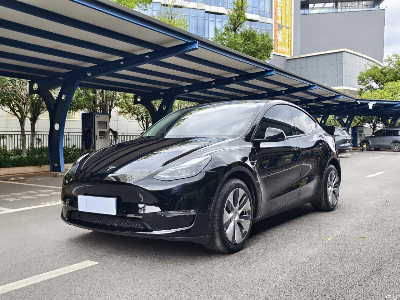 Tesla Model Y, 2022 1