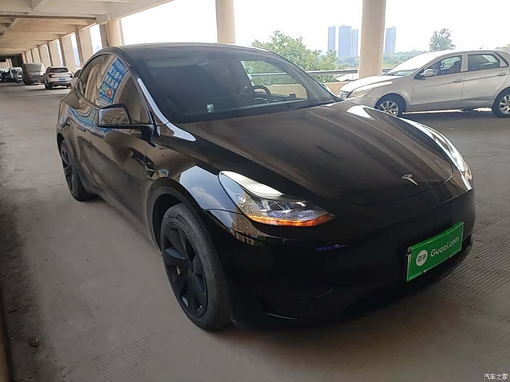 Tesla Model Y, 2022 4