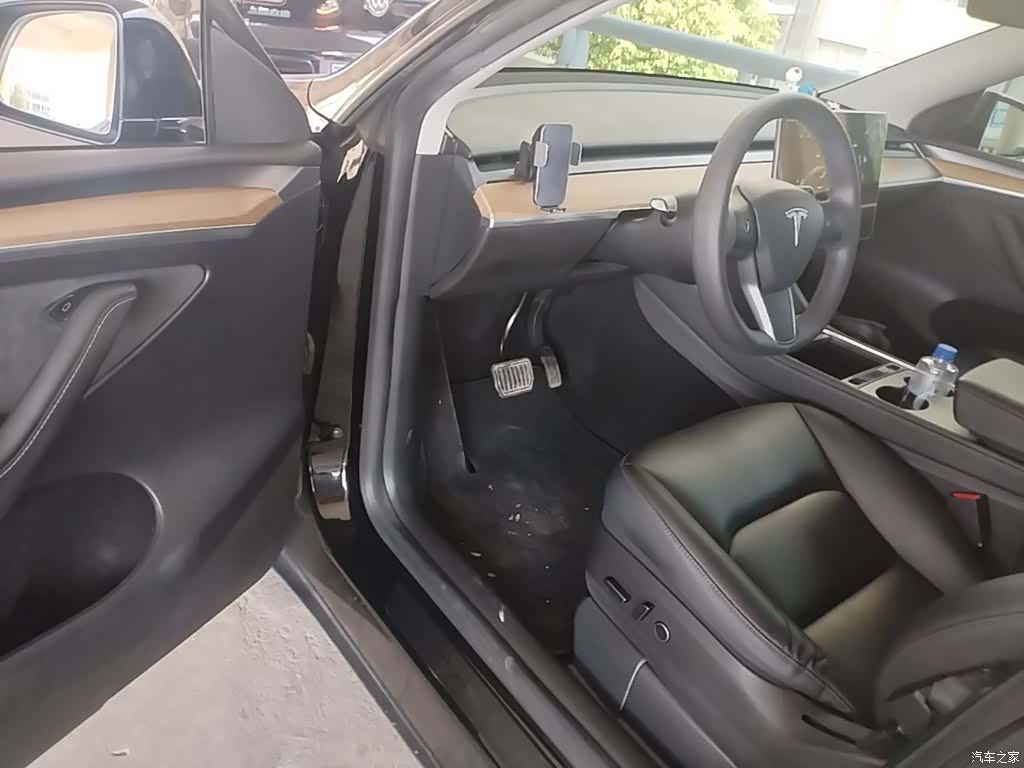 Tesla Model Y, 2022 16