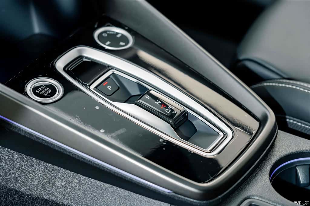 Audi Flying Spur, 2025 13
