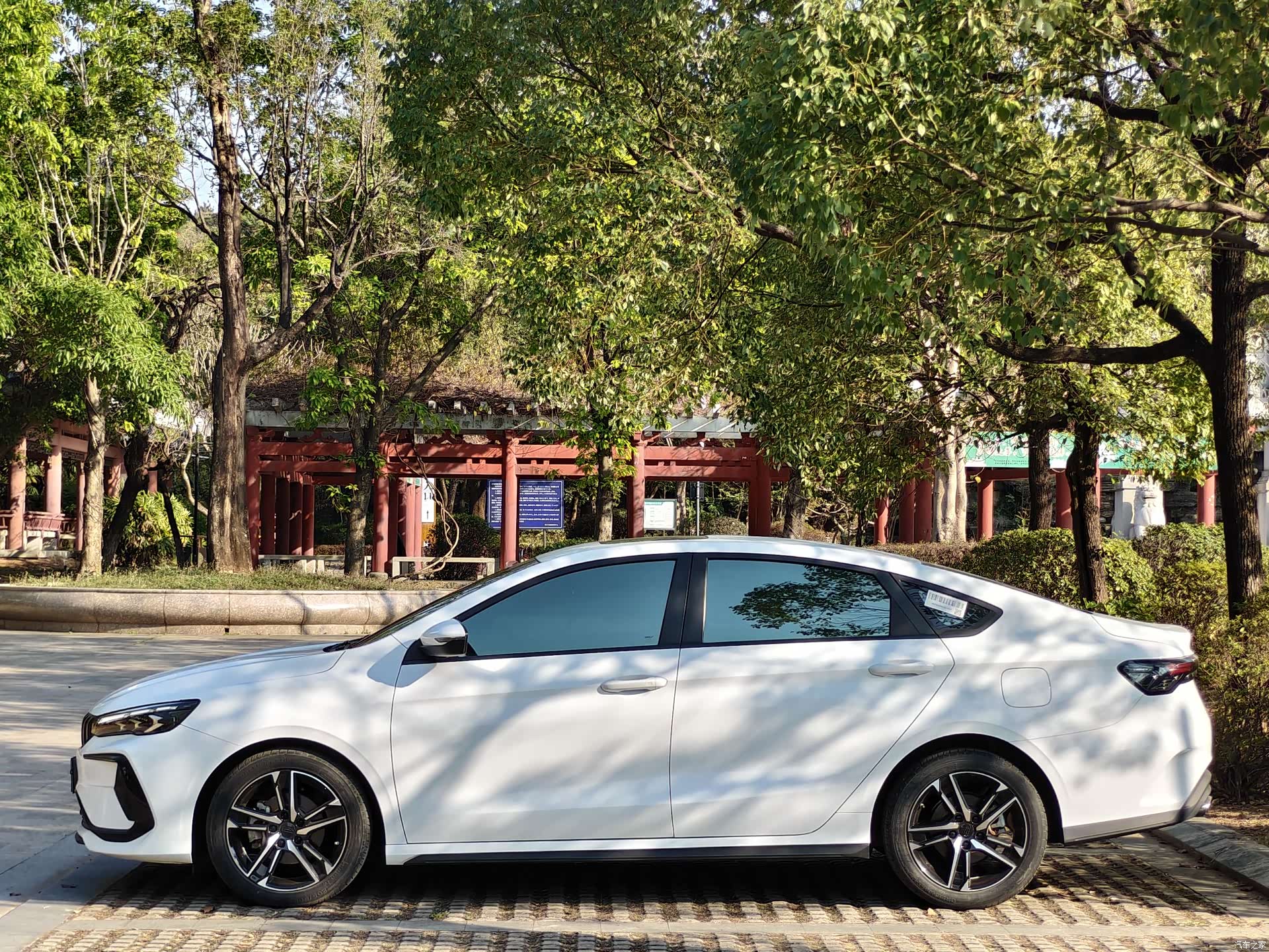 Geely Binray, 2024 4