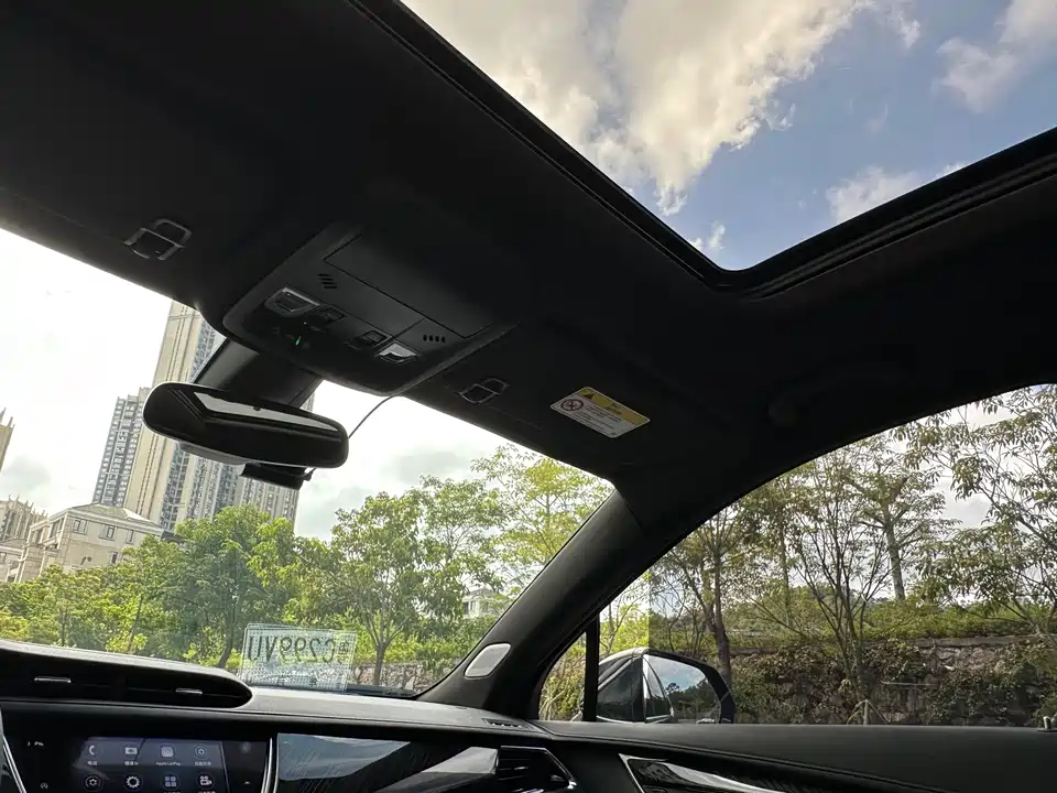Cadillac XT6