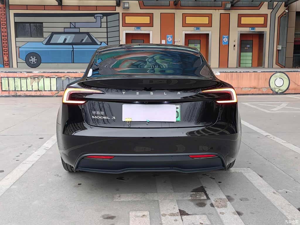 Tesla Model 3, 2024 16