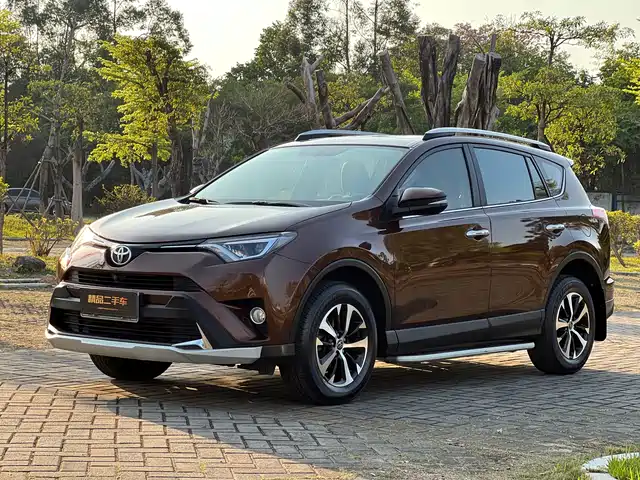Toyota RAV4 2017 — купить из Китая под заказ