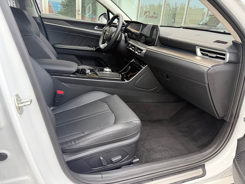 Kia K5 Kia K5