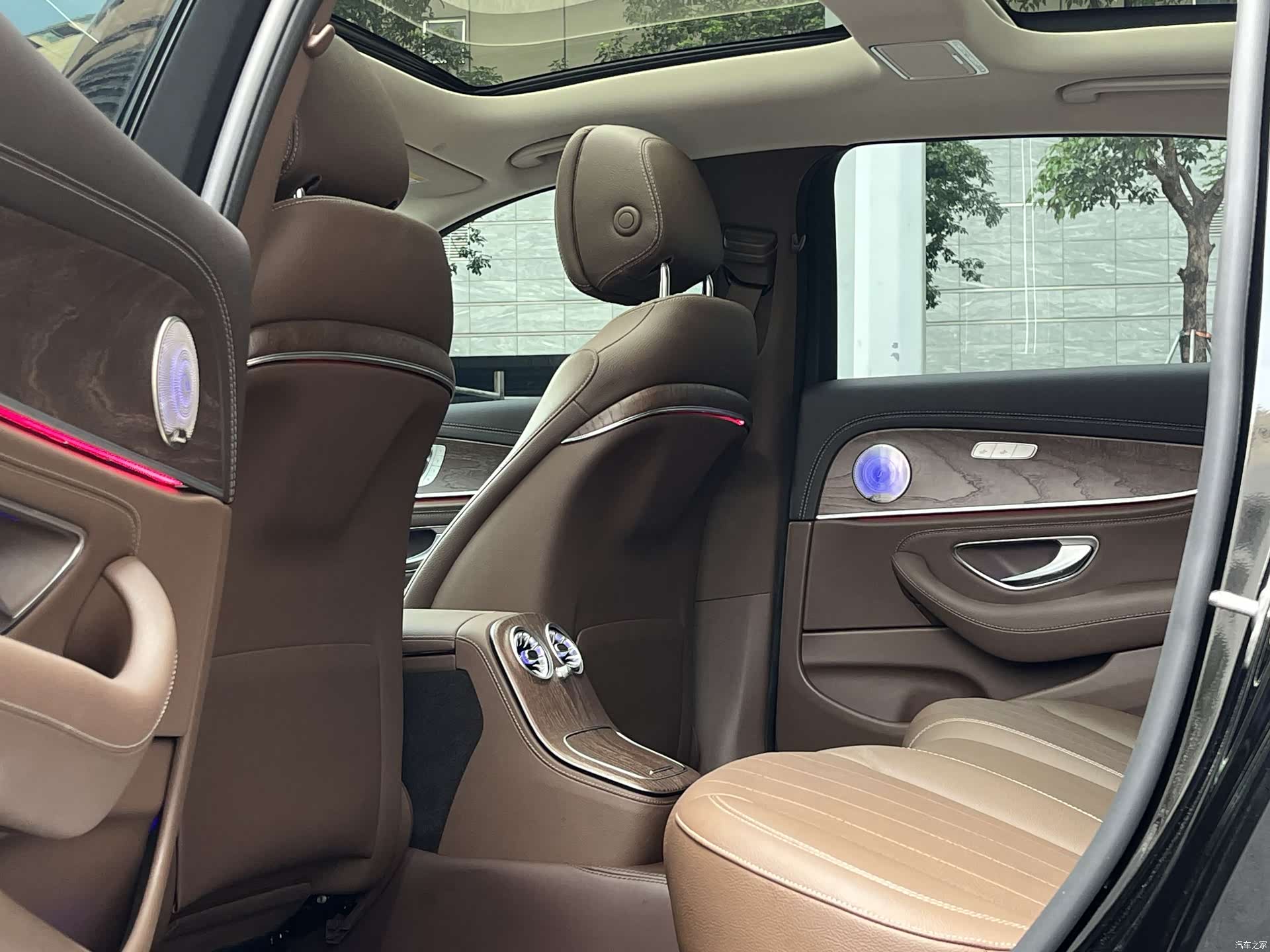 Mercedes-Benz E-Class, 2023 9