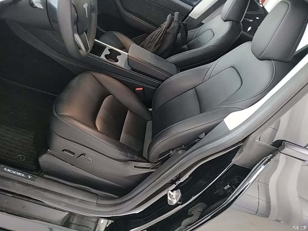 Tesla Model Y, 2023 15