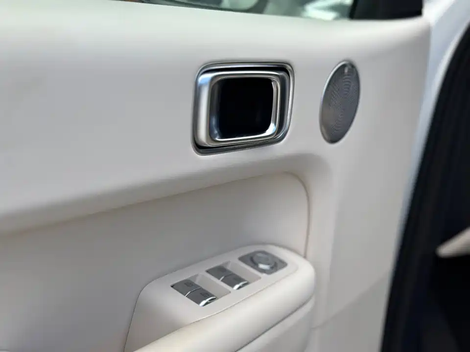 Li Auto Ideal L6