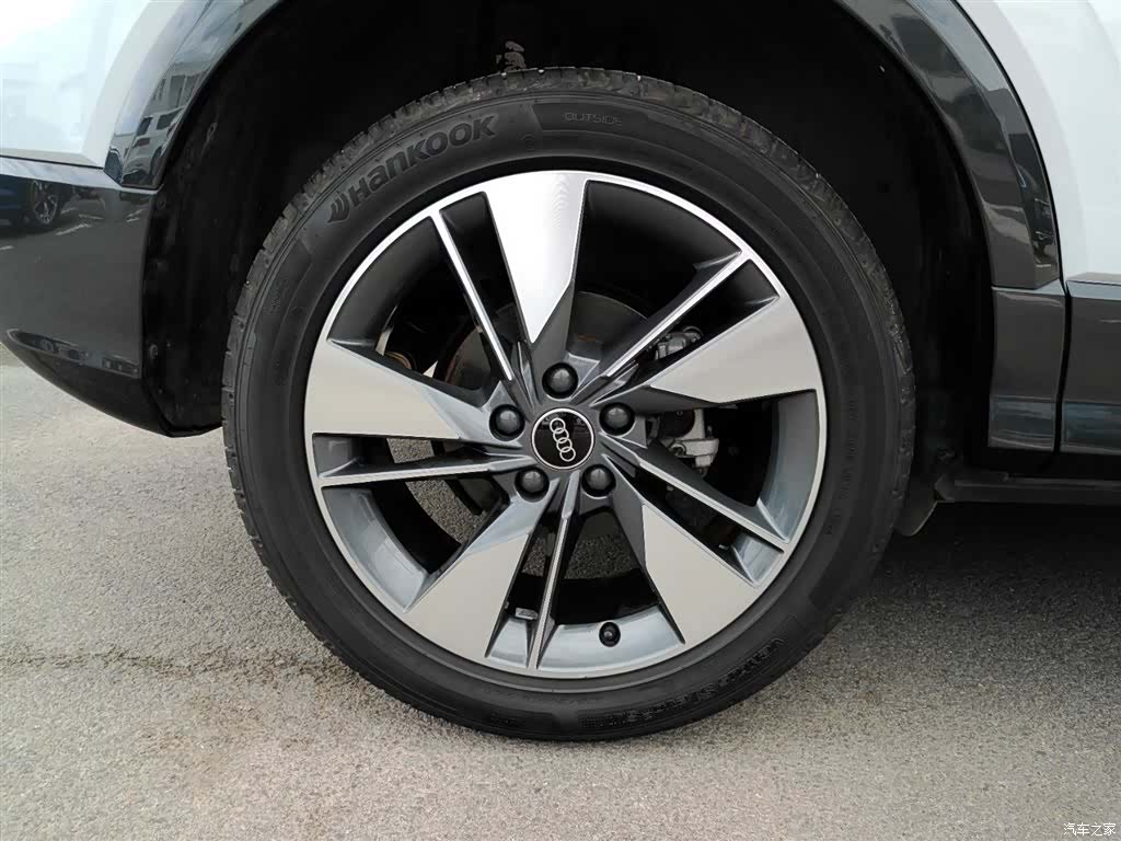 Audi Q2L, 2024 19