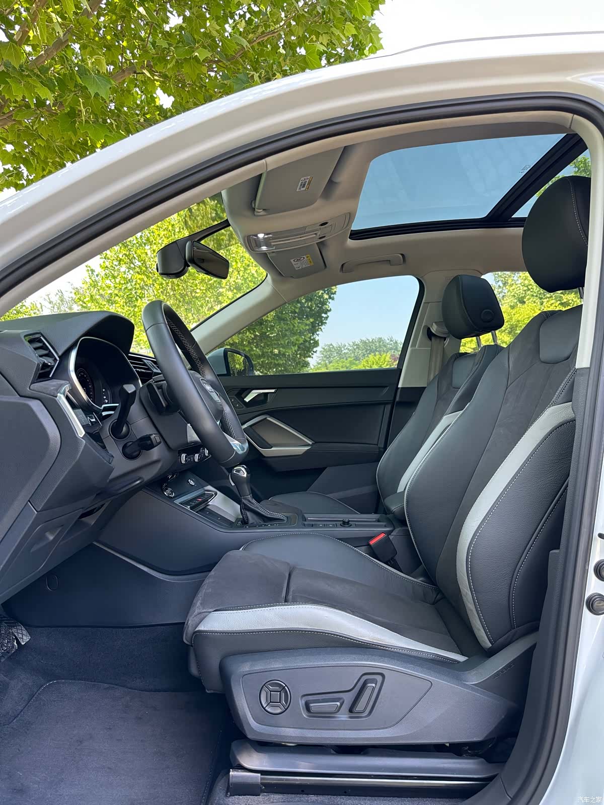 Audi Q3, 2023 4