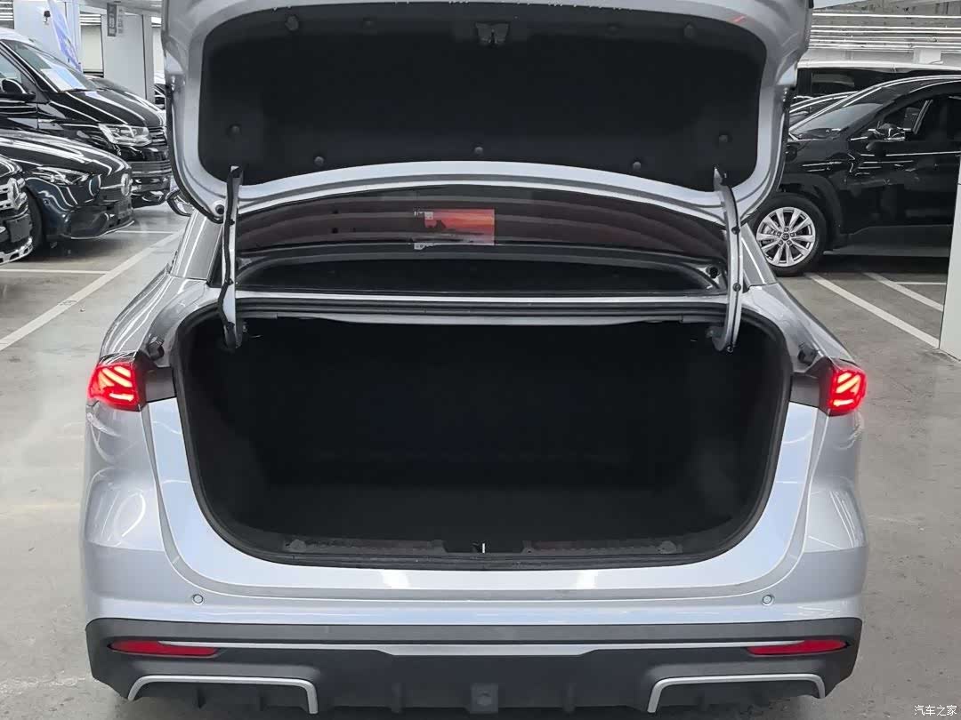 Geely Galaxy L6, 2025 15