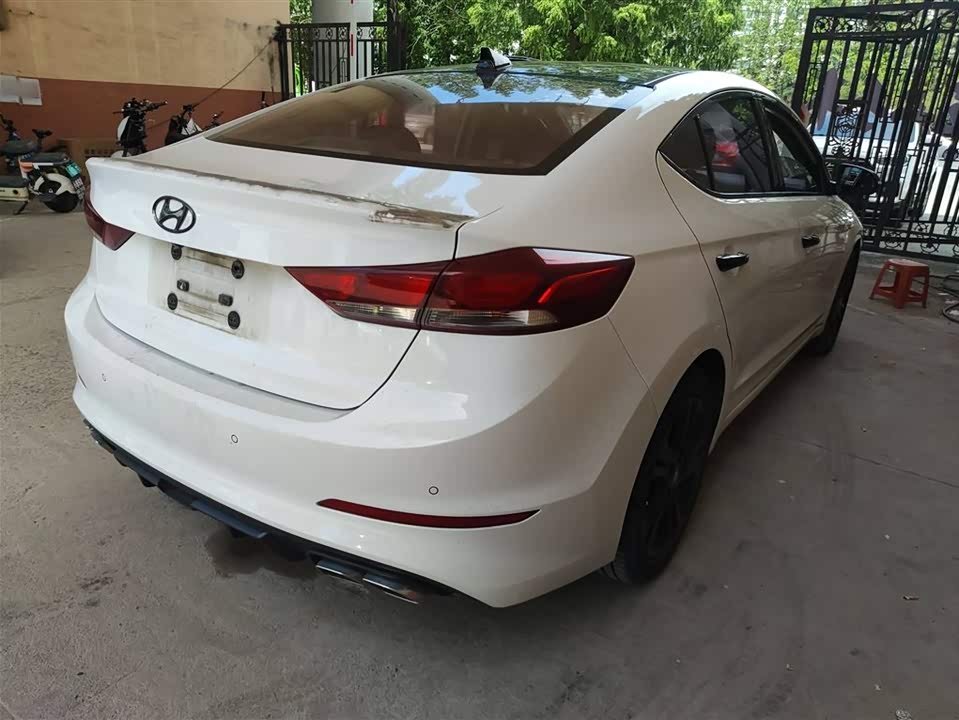 Hyundai Lead