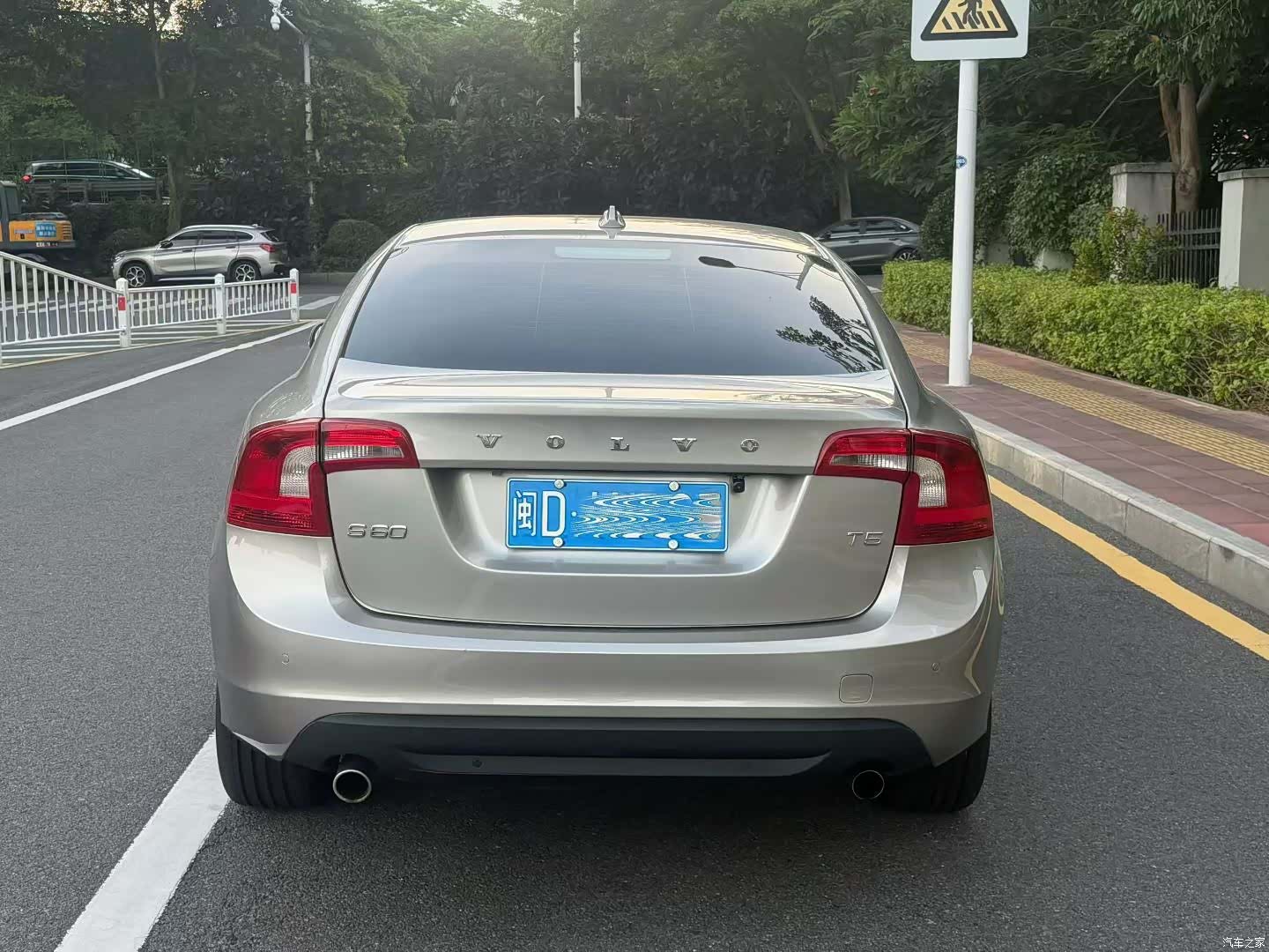 Volvo S60, 2012 8