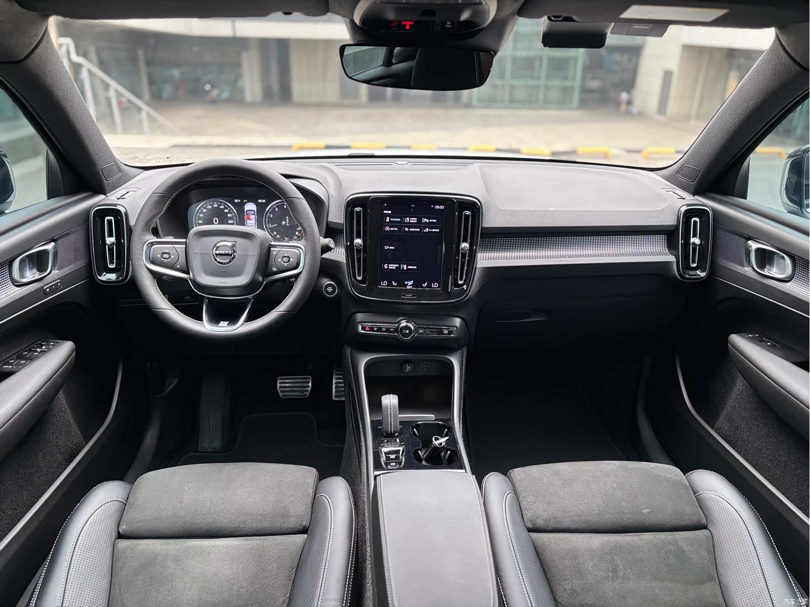 Volvo XC40, 2019 все фото