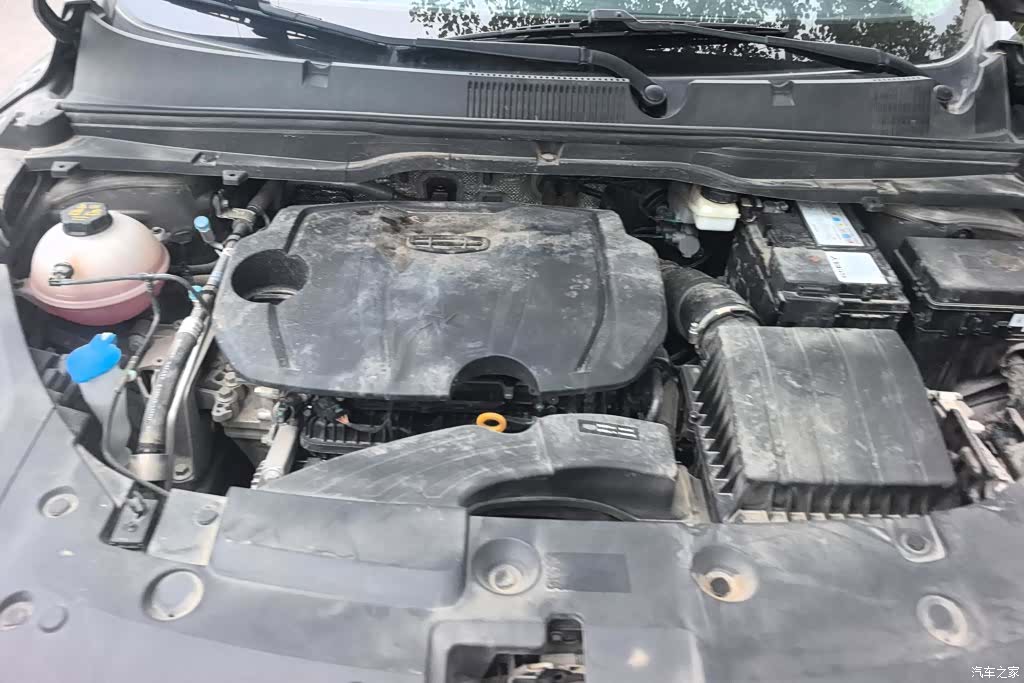 Geely Coolray, 2023 10