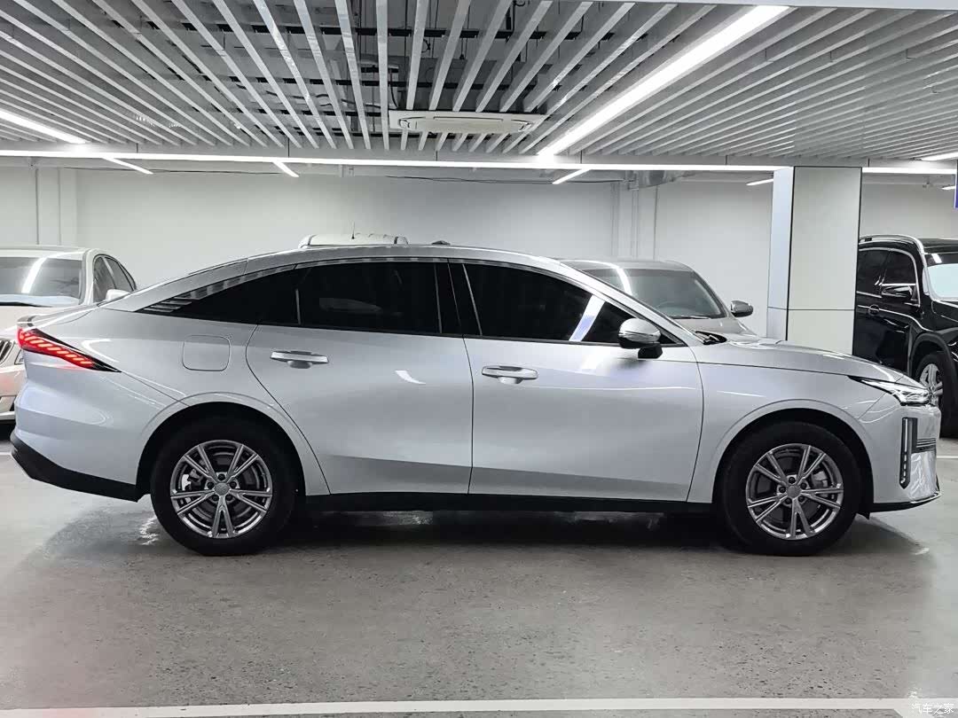 Geely Galaxy L6, 2025 3