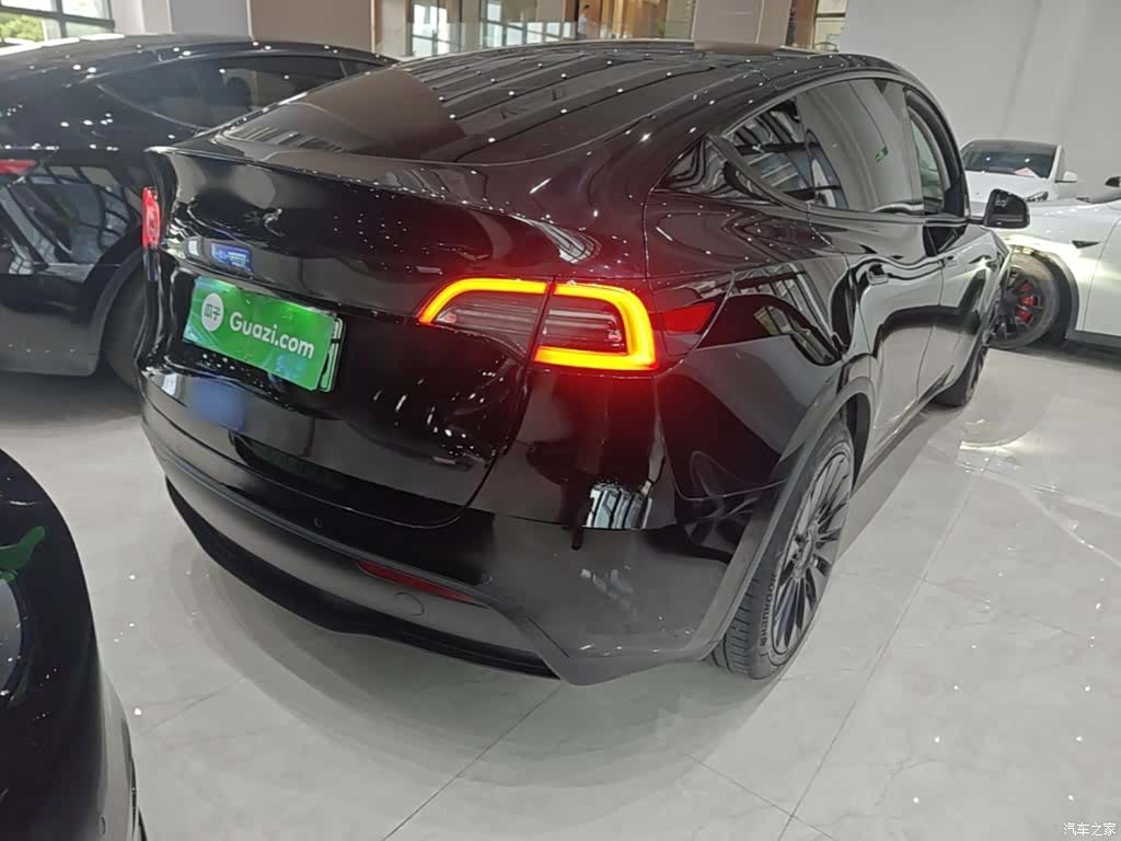 Tesla Model Y, 2022 7